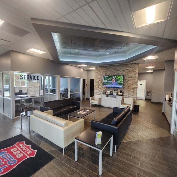 More Photos Of 215 Scharberry Ln, Mars Auto Dealership For Sale