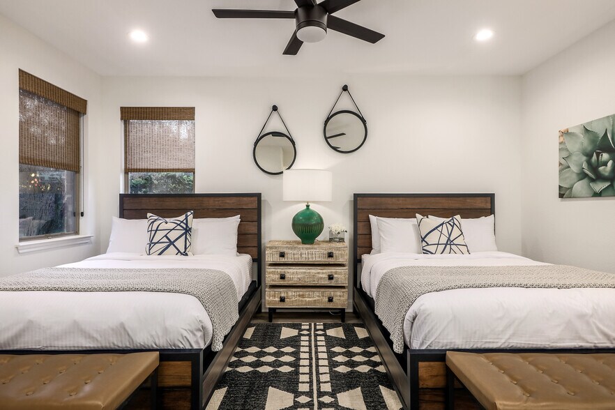 More Photos Of 8601 Zyle Rd, Austin Specialty For Sale