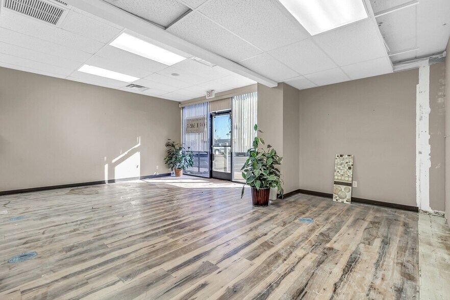 More Photos Of 78 W Ray Rd, Chandler Convenience Store For Lease