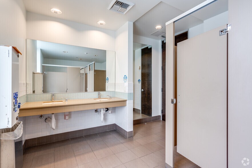 More Photos Of 800 W Chestnut Ave, Monrovia Office For Lease