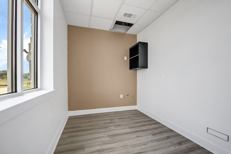 More Photos Of 440 Cobia Dr, Katy Office Residential For Sale