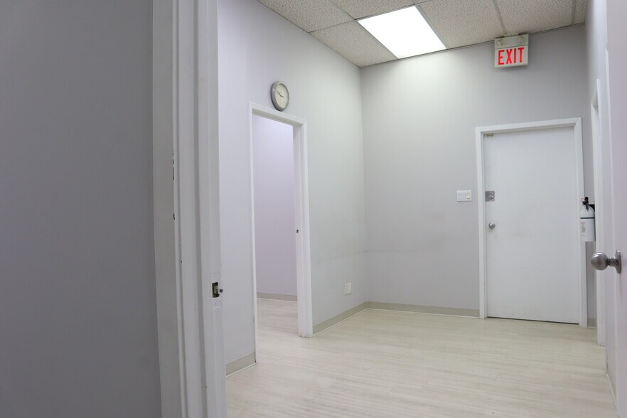 More Photos Of 2120 Eglinton Ave W, Toronto Office For Lease
