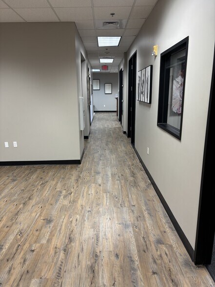 More Photos Of 14239 W Bell Rd, Surprise Office For Lease