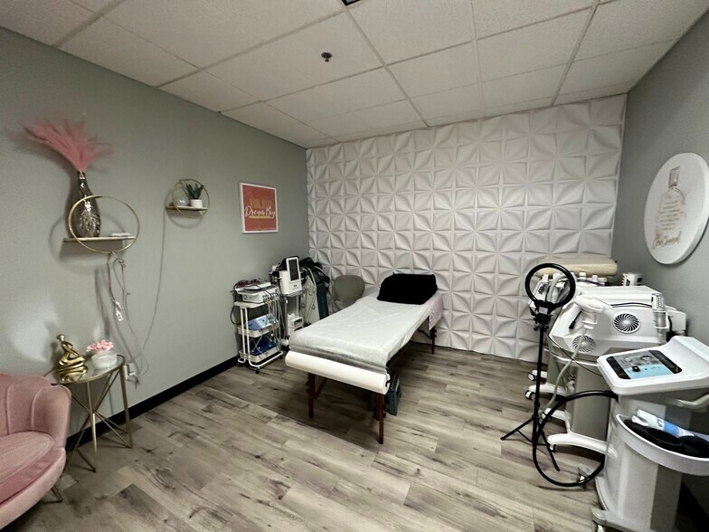 More Photos Of 861 Harold Pl, Chula Vista Research And Development For Sale