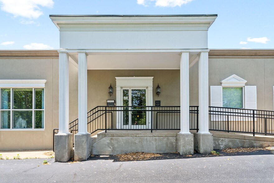 More Photos Of 311 W 9th St, Hopkinsville Medical For Lease