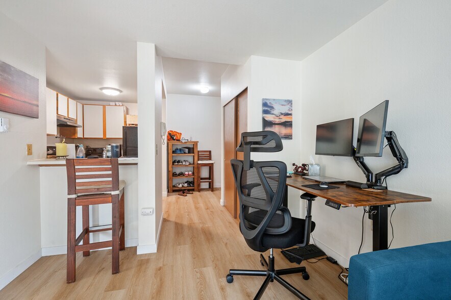 More Photos Of 2418 NW 57th St, Seattle Multifamily For Sale