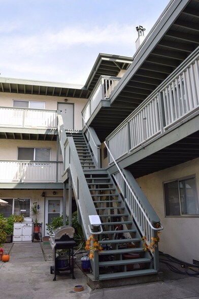 More Photos Of 206 Caledonia St, Sausalito Apartments For Sale
