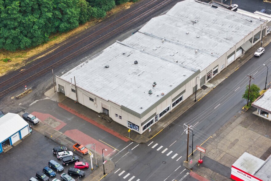 More Photos Of 300 S Tower Ave, Centralia Storefront Retail Office For Sale