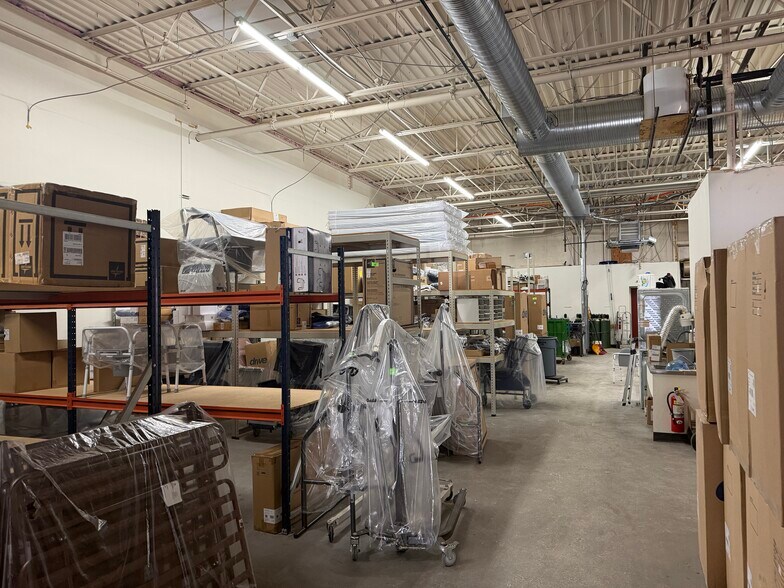 More Photos Of 125 John Roberts Rd, South Portland Warehouse For Lease
