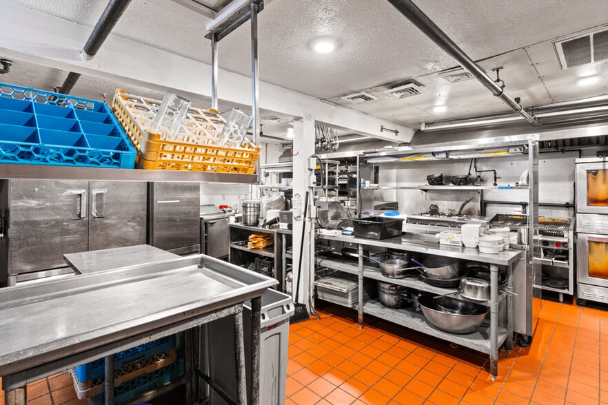 More Photos Of 60 Mile Rd, Wells Restaurant For Sale