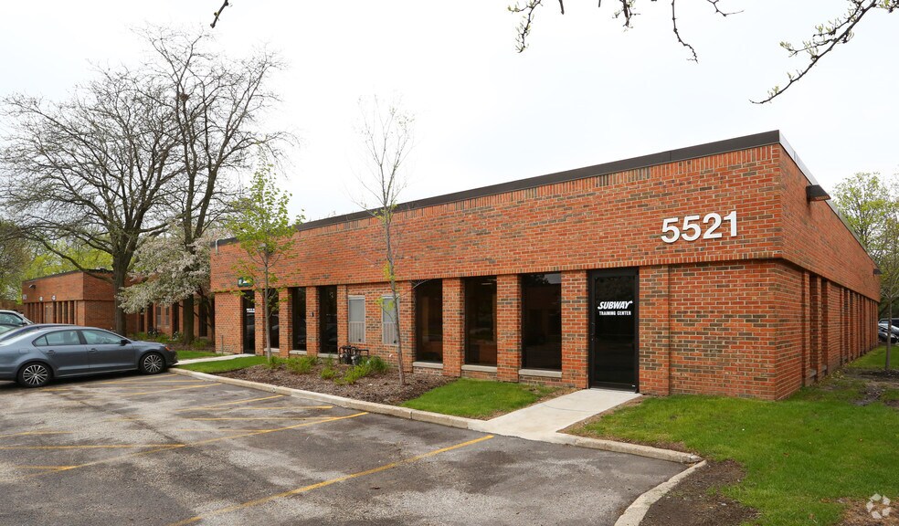 More Photos Of 5521 N Cumberland Ave, Chicago Office For Lease