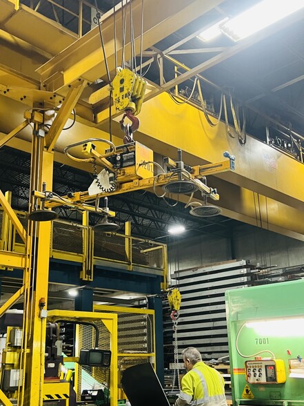 More Photos Of 200 N Hardman Ave, South Saint Paul Manufacturing For Sale