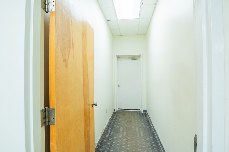 More Photos Of 663 Pennsylvania Ave, Elizabeth Warehouse For Lease