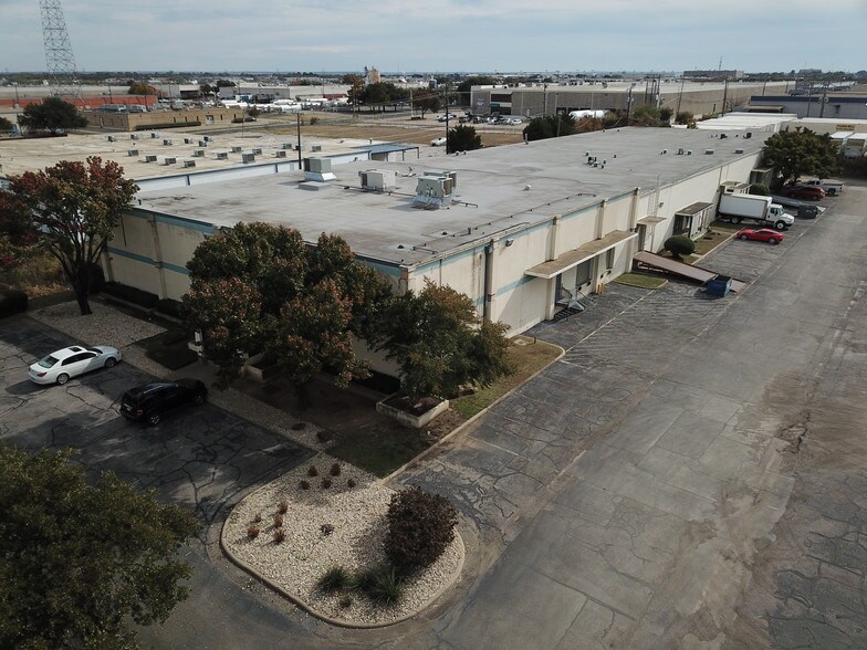 More Photos Of 3016-3030 E Avenue E, Arlington Warehouse For Lease