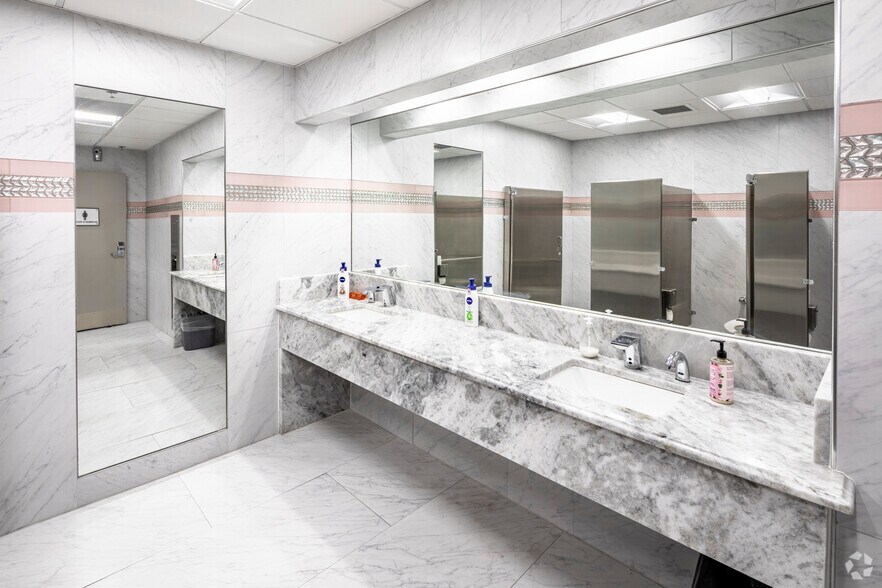 More Photos Of 13000 Harbor Center Dr, Woodbridge Office For Lease