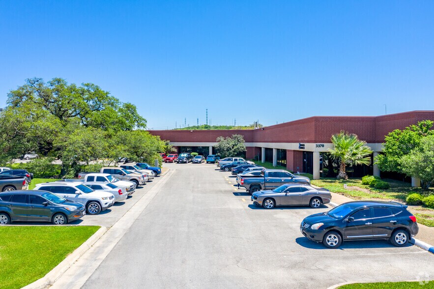 More Photos Of 3370 Nacogdoches Rd, San Antonio Research And Development For Lease