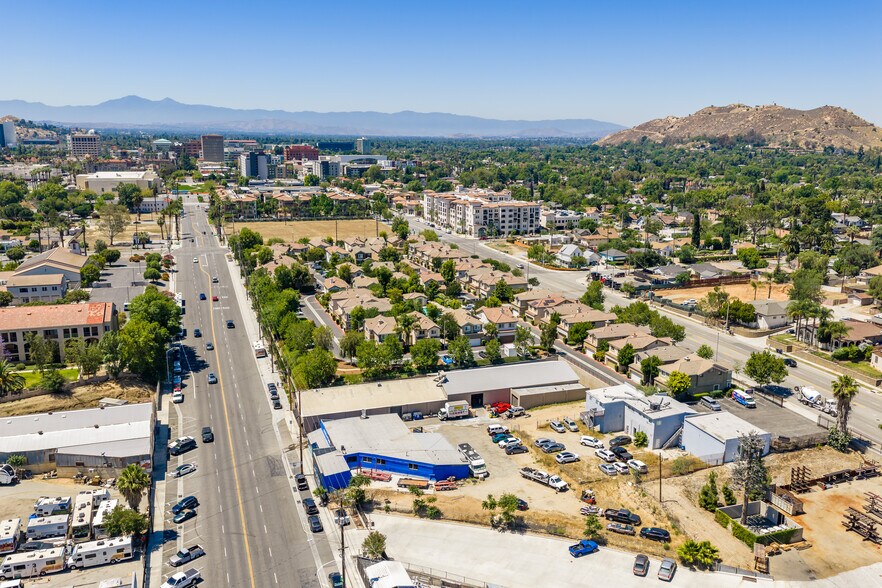 More Photos Of 2879 Main St, Riverside Warehouse For Sale