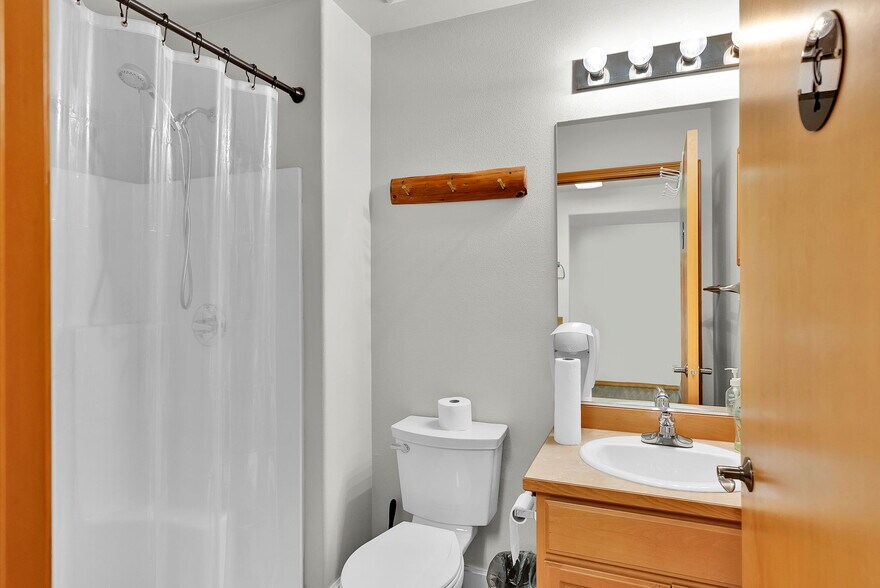 More Photos Of 11445 N Reed Rd, Hayden Warehouse For Sale