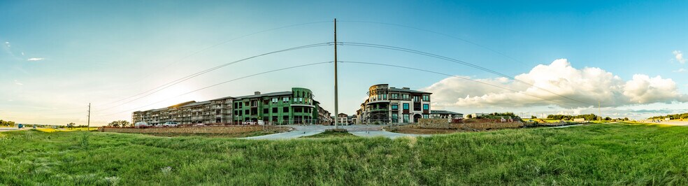 More Photos Of 900 Cinema Dr, Hudson Oaks Apartments For Lease