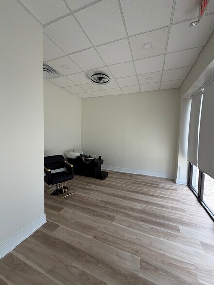 More Photos Of 5770 Peachtree Industrial Blvd, Norcross Storefront For Lease