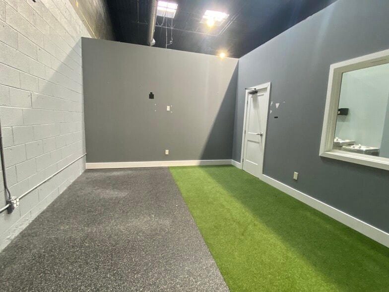 More Photos Of 1422 Woodmont Ln NW, Atlanta Showroom For Sale