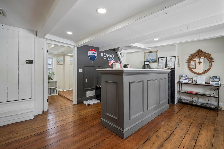 More Photos Of 113 tindall Rd, Middletown Office For Sale