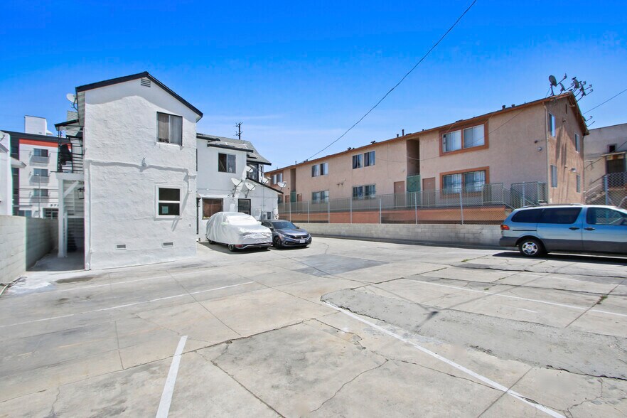 More Photos Of 2694 James M Wood Blvd, Los Angeles Apartments For Sale