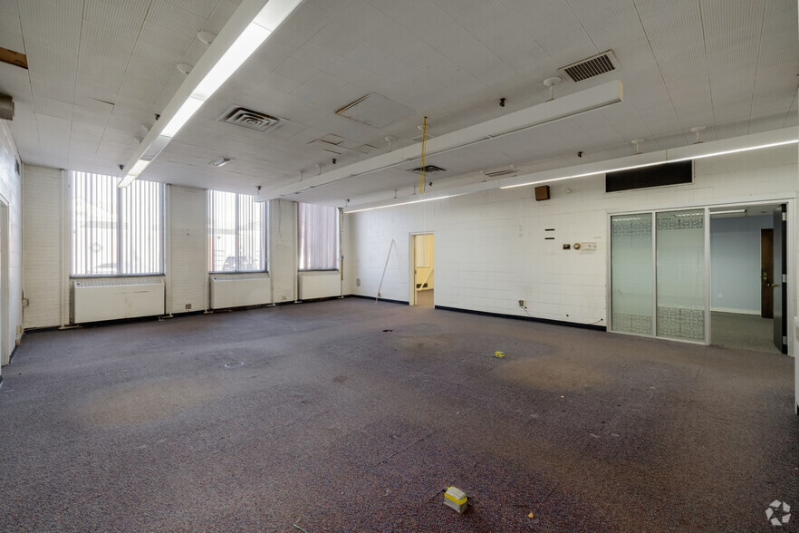 More Photos Of 650 Franklin Ave, Hartford Manufacturing For Sale