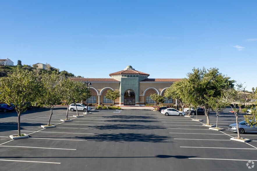 More Photos Of 700-790 New Los Angeles Ave, Moorpark Unknown For Lease