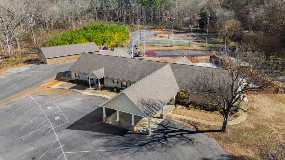 More Photos Of 502 Crystal Lake Dr NE, Fort Payne Golf Course Driving Range For Sale