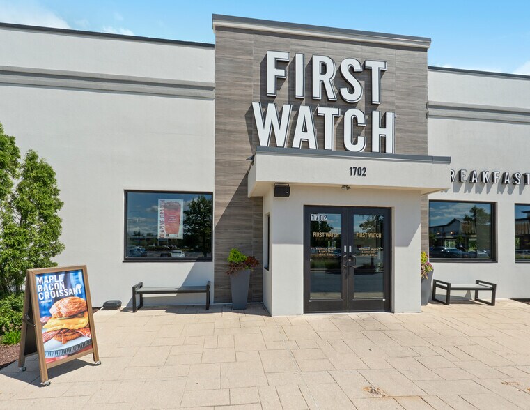 More Photos Of 1702 Commons Dr, Geneva Restaurant For Sale