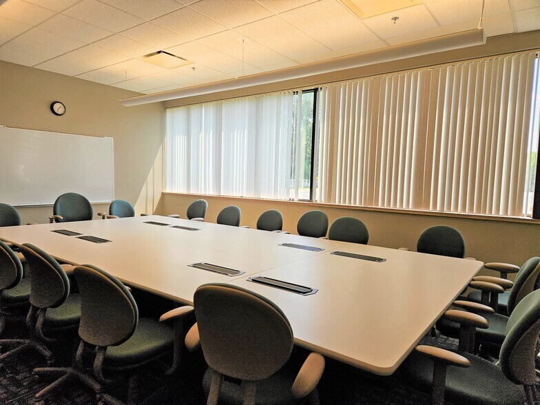 More Photos Of 4800 Concentric Blvd, Saginaw Office For Lease