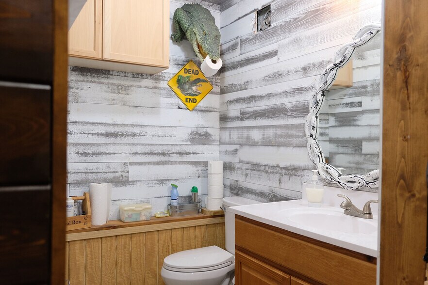 More Photos Of 5271 US Highway 441 SE, Okeechobee Warehouse For Sale