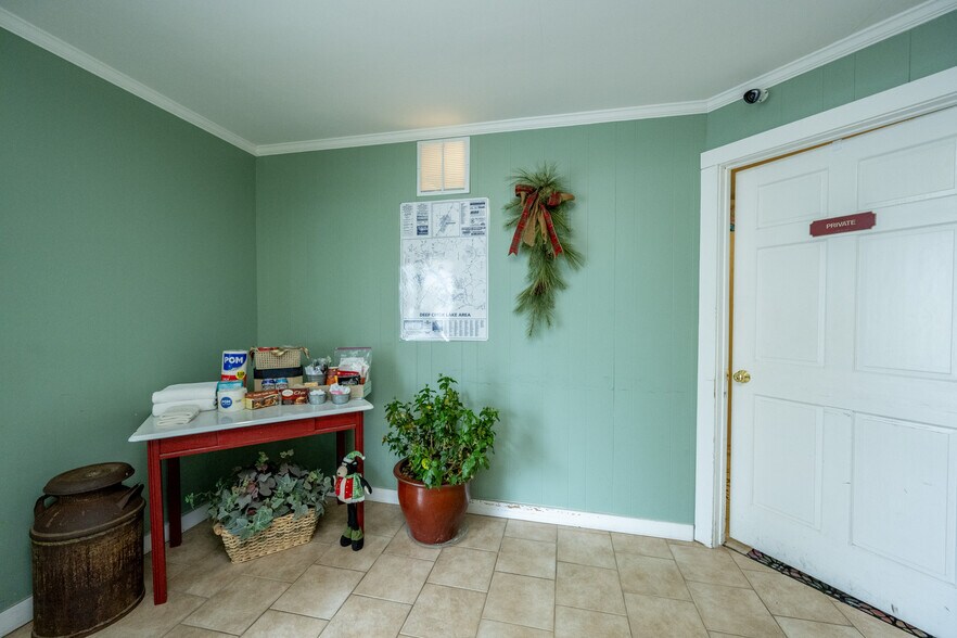 More Photos Of 17848 Garrett Hwy, Oakland Apartments For Sale