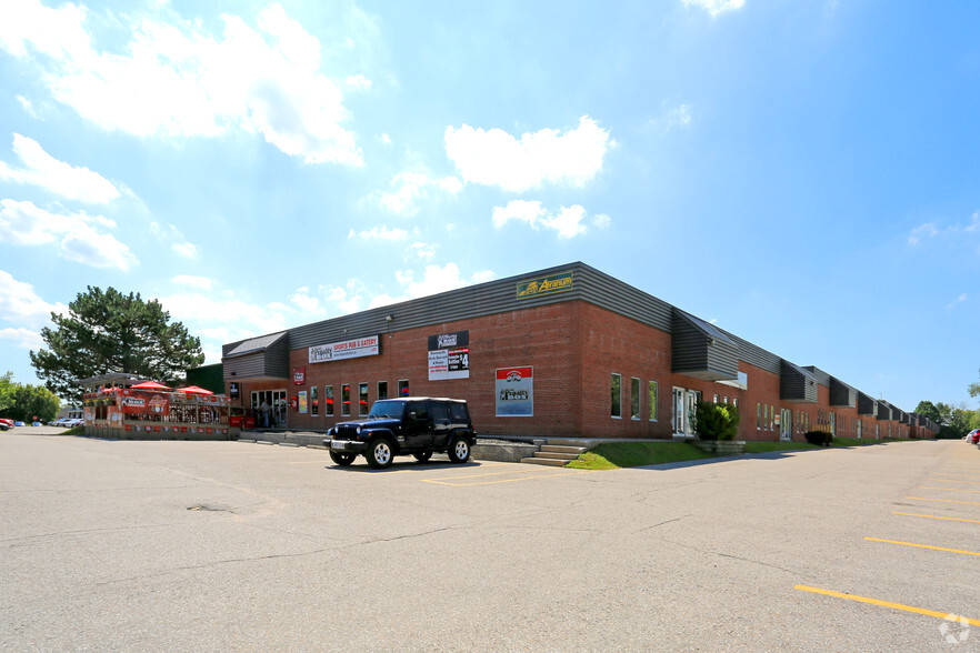 Primary Photo Of 220 Bayview Dr, Barrie Warehouse For Lease