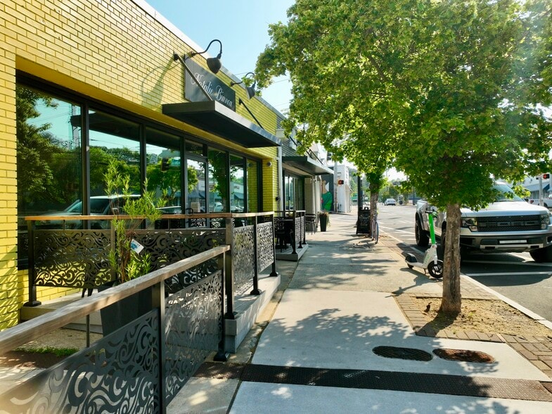 More Photos Of 2311 Cascade Rd SW, Atlanta Unknown For Lease