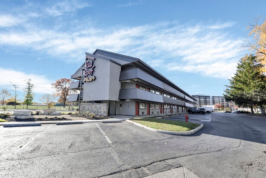 More Photos Of 441 Ackerman Rd, Columbus Hotel For Sale