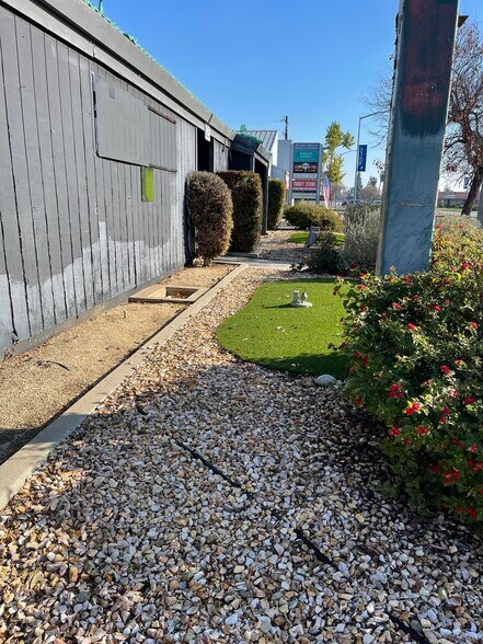 More Photos Of 125 Shaw Ave, Clovis Freestanding For Sale