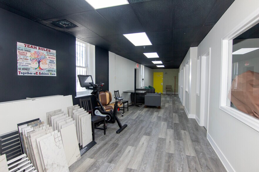 Primary Photo Of 30-07 39th Ave, Long Island City Office For Lease