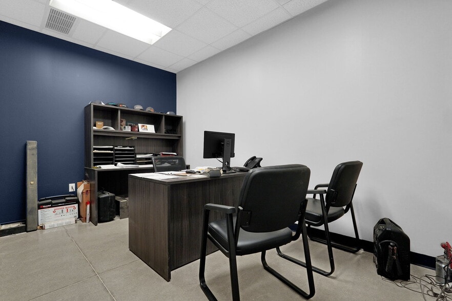 More Photos Of 5132 Fisher Rd, Columbus Warehouse For Lease