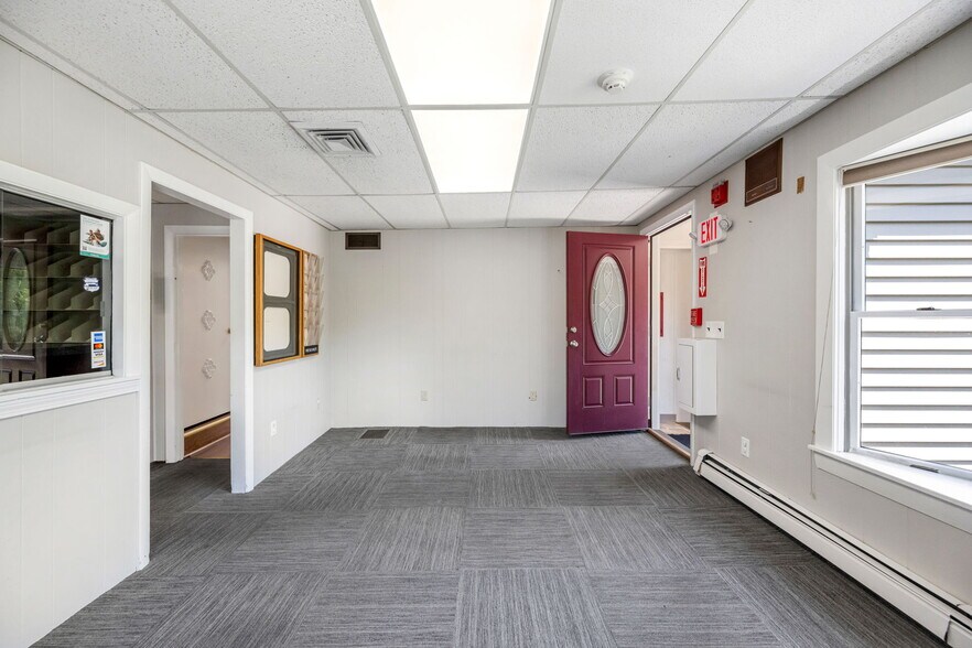 More Photos Of 275 W Main St, Norton Office Residential For Sale