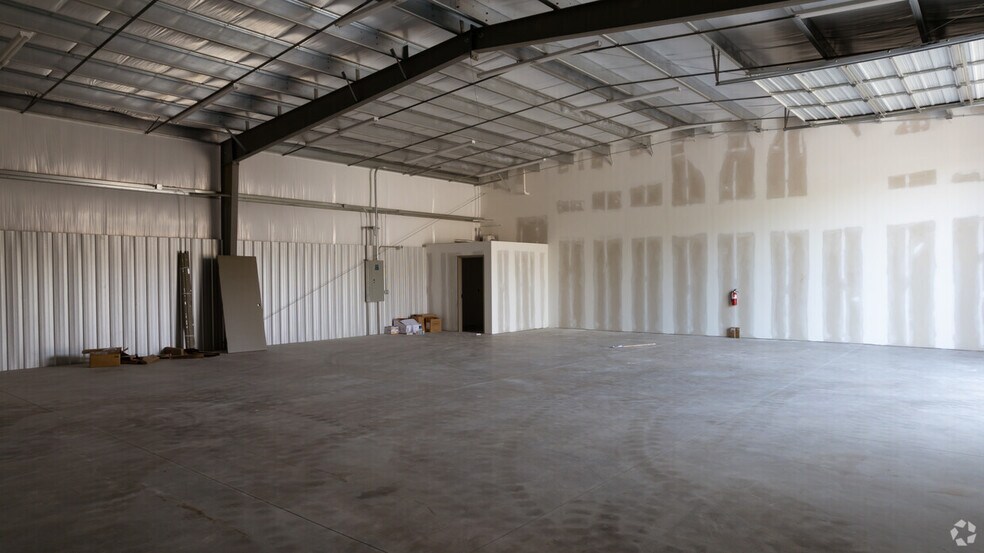 More Photos Of 1850 Chespark Dr, Gastonia Warehouse For Lease