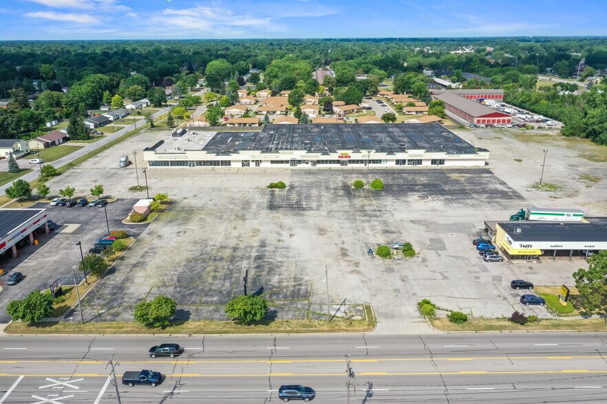 More Photos Of 2865-2885 Bay Rd, Saginaw Freestanding For Sale