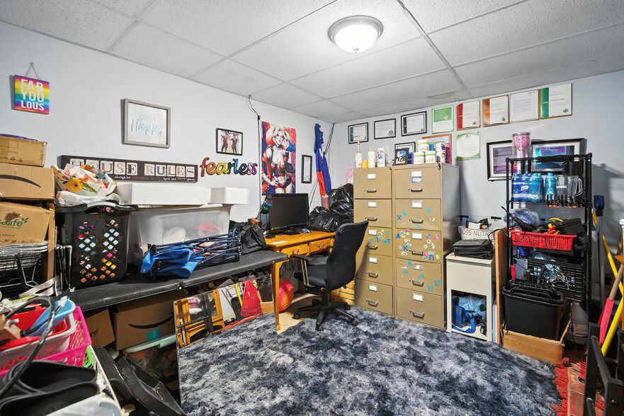 More Photos Of 218 Saint James Blvd, Springfield Storefront Retail Office For Sale