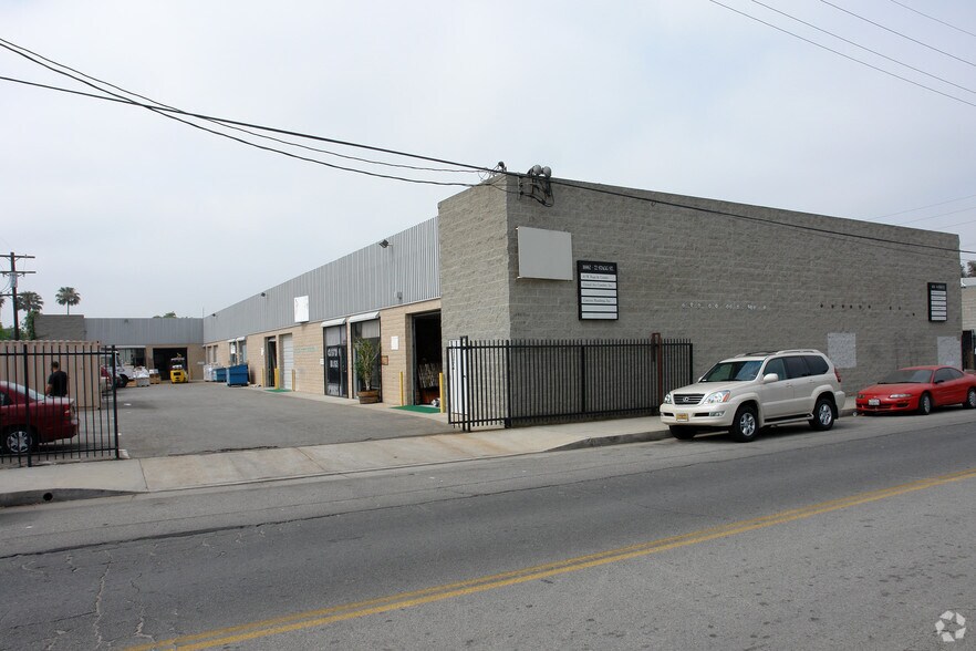 Primary Photo Of 16860-16884 Stagg St, Van Nuys Light Manufacturing For Lease