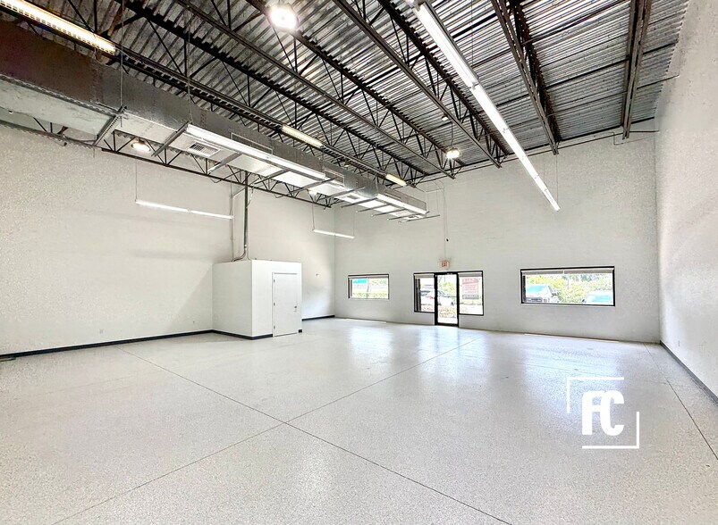 More Photos Of 4287-4303 SW High Meadows Ave, Palm City Light Manufacturing For Sale