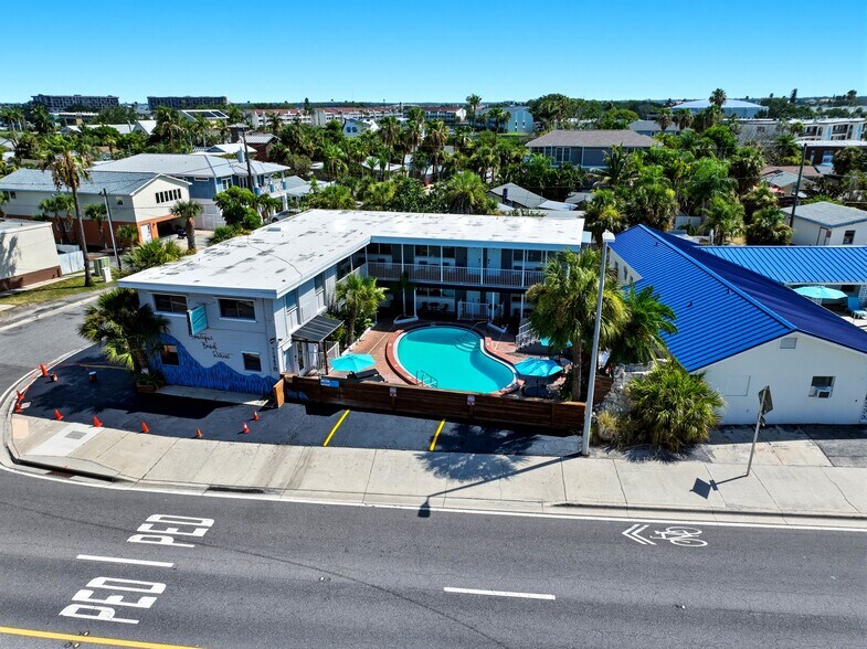 More Photos Of 11965 Gulf Blvd, Treasure Island Hotel For Sale