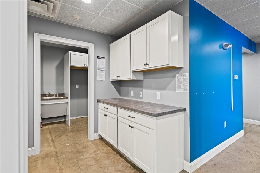 More Photos Of 262-268 Broadway, Saratoga Springs Office Residential For Sale