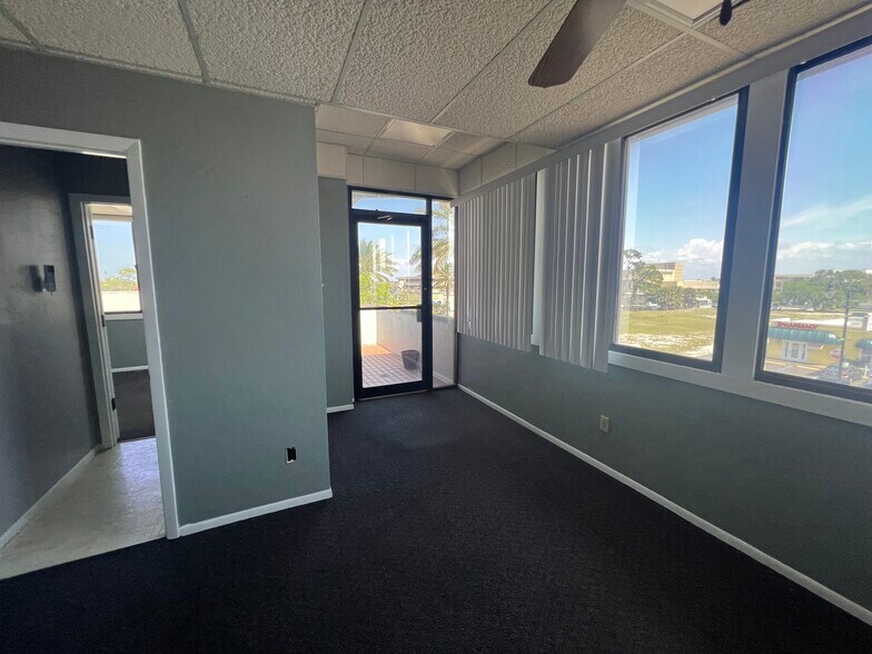 More Photos Of 420 Tamiami Trl S, Venice Medical For Sale