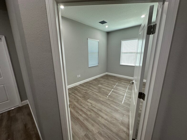 More Photos Of 708 Cactus Ridge Cir, Seffner Medical For Lease